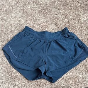 Lululemon hotty hot 2.5 inch shorts true navy
